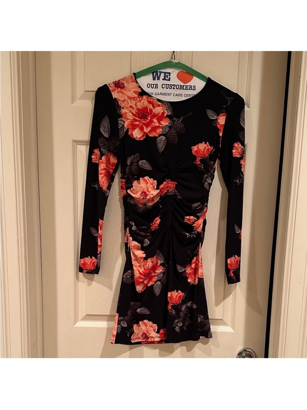 🔥2/$5 Planet Gold Black Long-Sleeve Floral Ruched Mini Dress with Coral Blooms